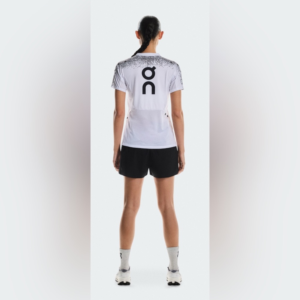 NWT [On Running] Cloud Ultra-T White Iron Short-Sleeve T-Shirts Women’s X-Large - Picture 3 of 12